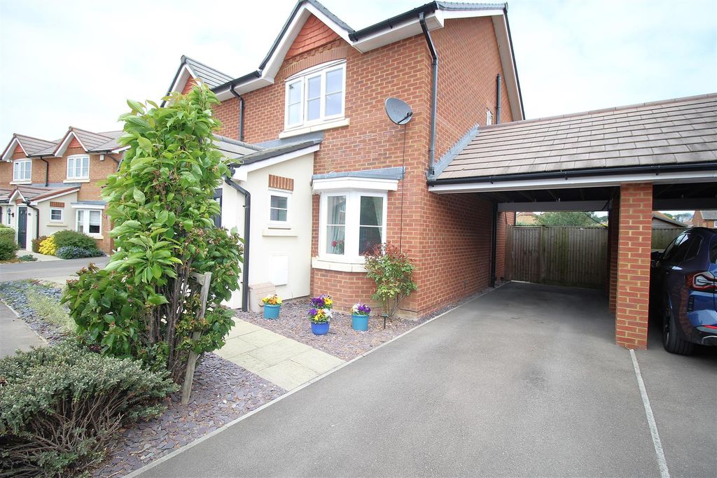 Property photo 2 of 18