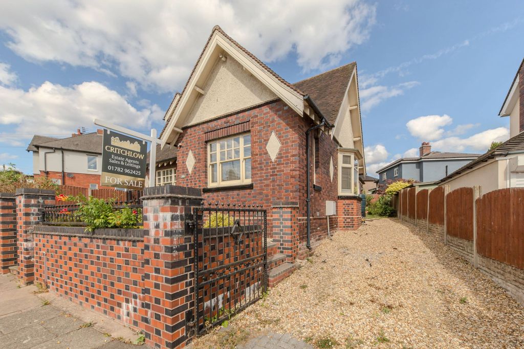 Property photo 2 of 27