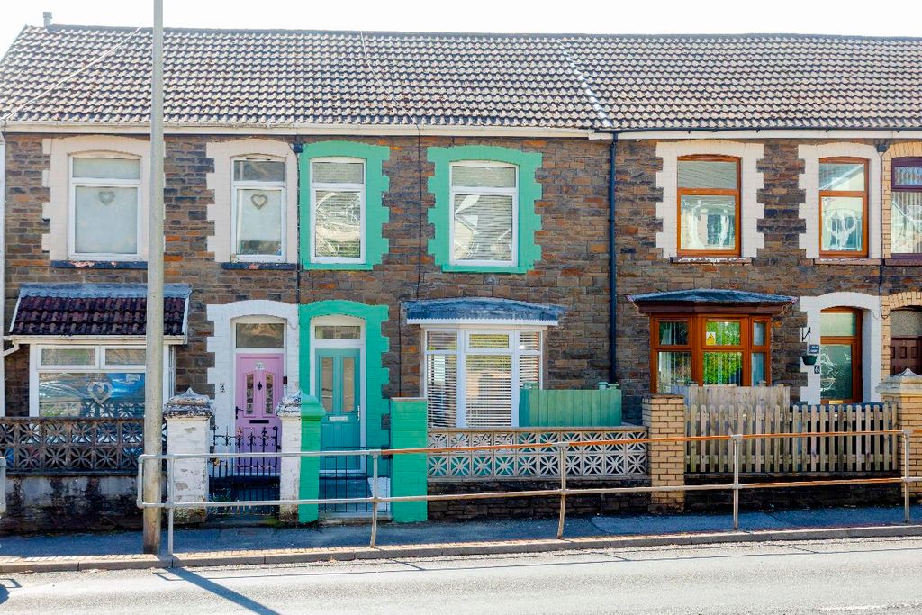 Property photo 3 of 37