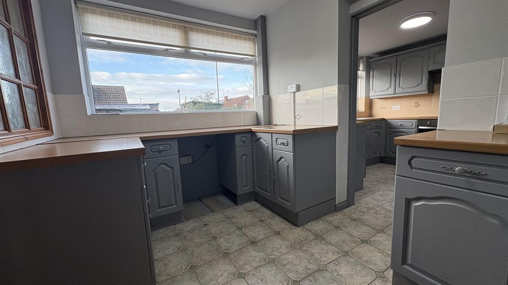 Property photo 2 of 13 Img_5046.Jpg