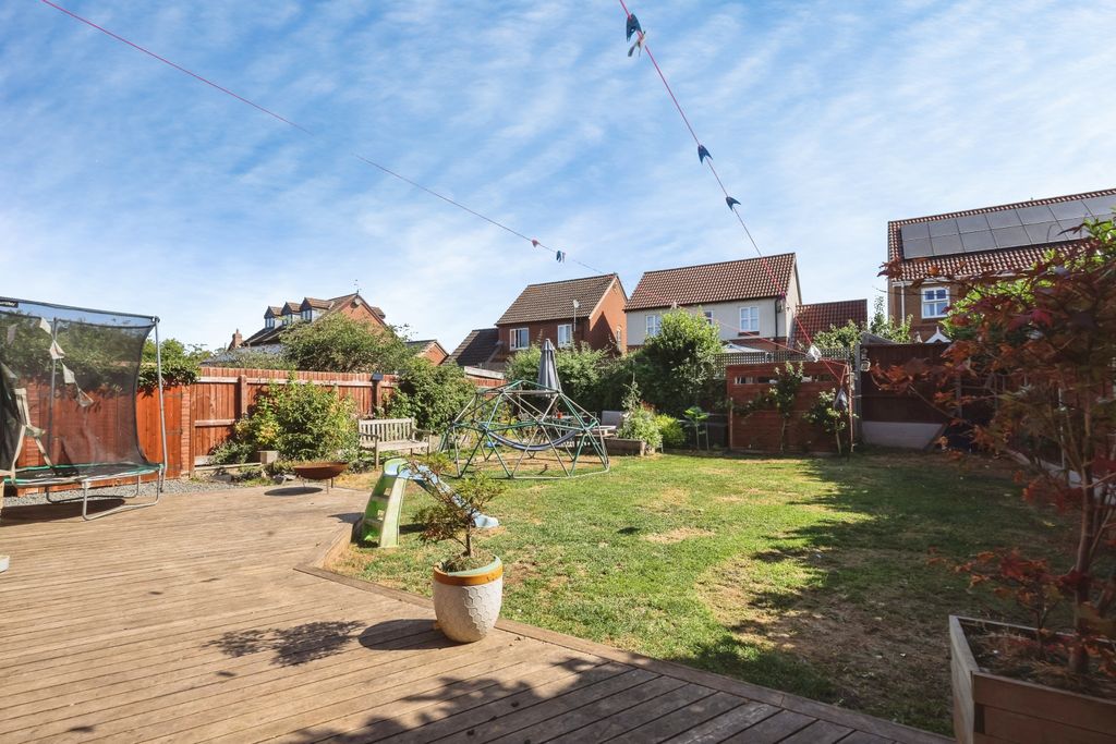 Property photo 3 of 21 Regimentclosenortonroadworcesterwr52Pb-43