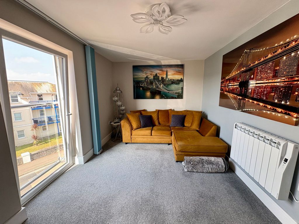 Property photo 2 of 24