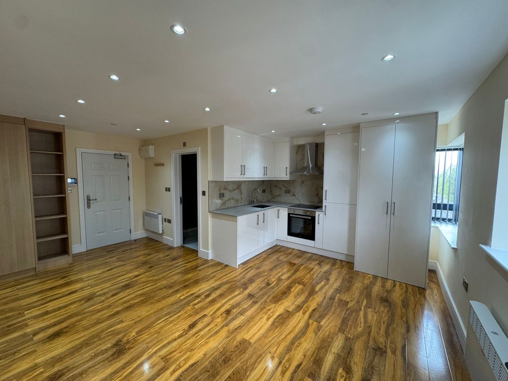 Property photo 2 of 3 Gallery