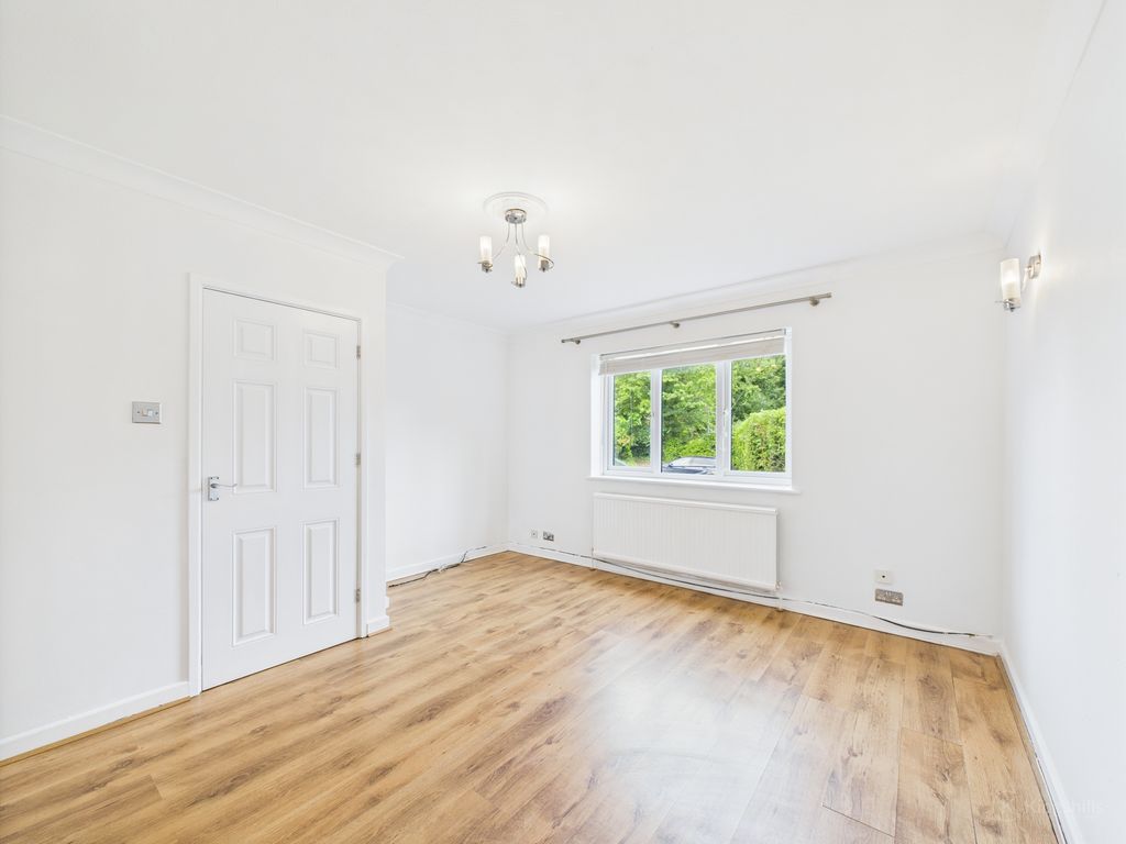 Property photo 3 of 7 Cam02136G0-Pr0442-Still014