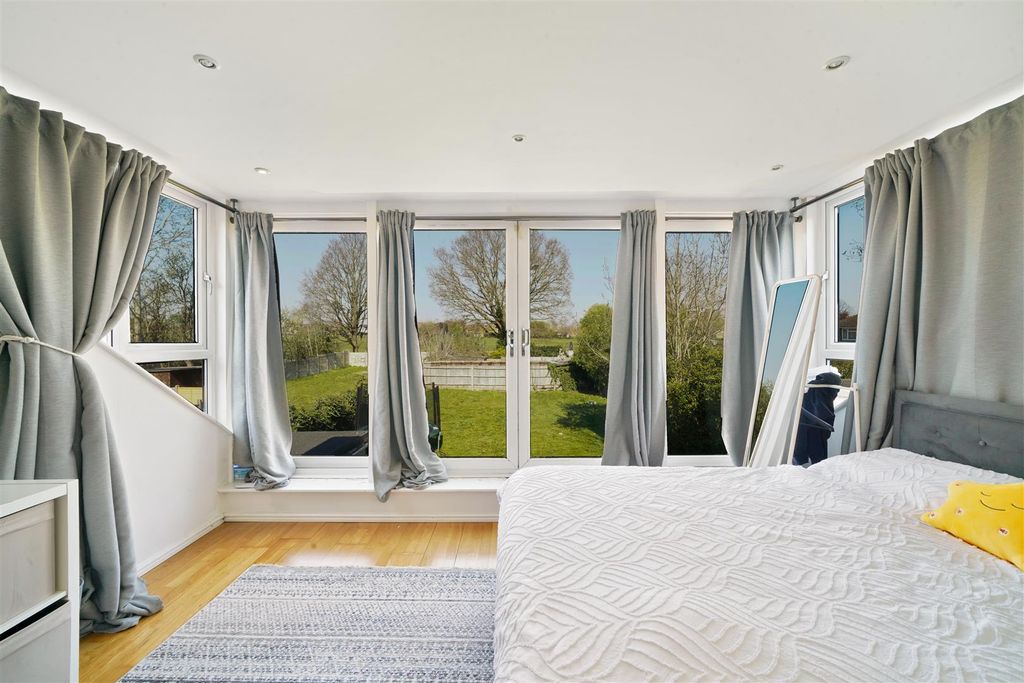 Property photo 3 of 14 117 Eton Avenue - Yr8Ob8Mobwne3Bfbhhwt.Jpg