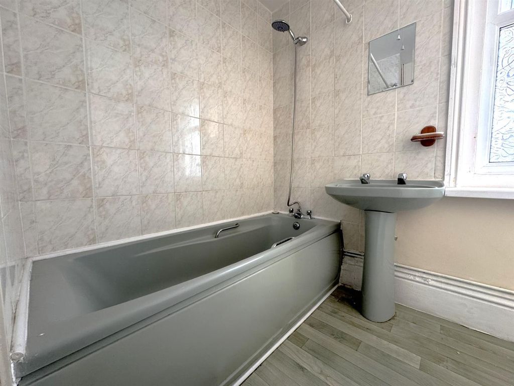 Property photo 3 of 6 Thumbnail_Img_8245.Jpg