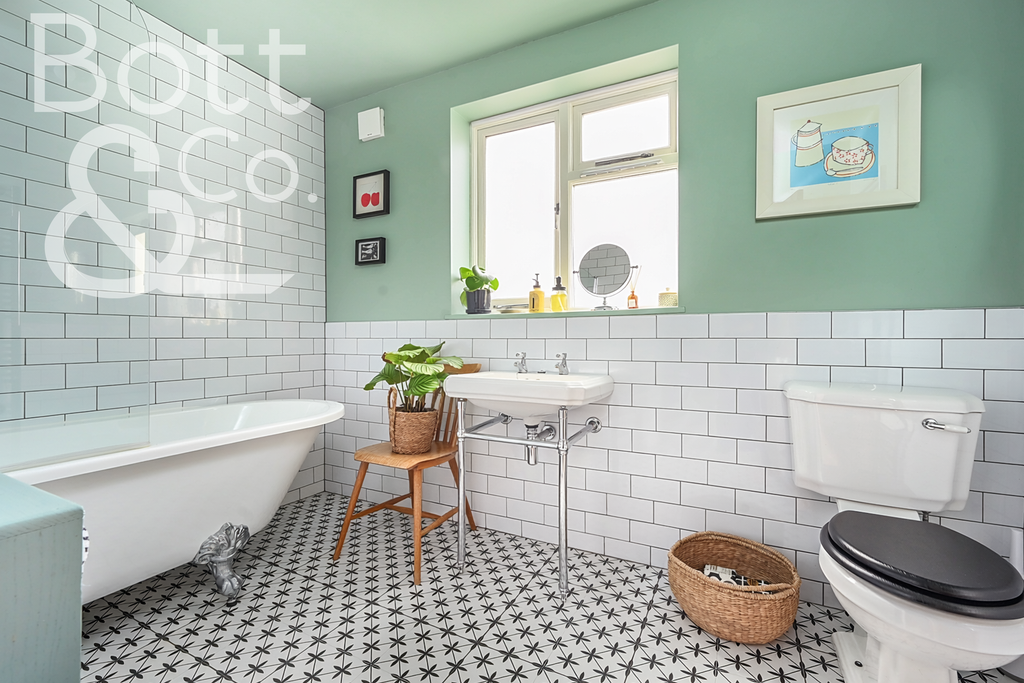 Property photo 3 of 23