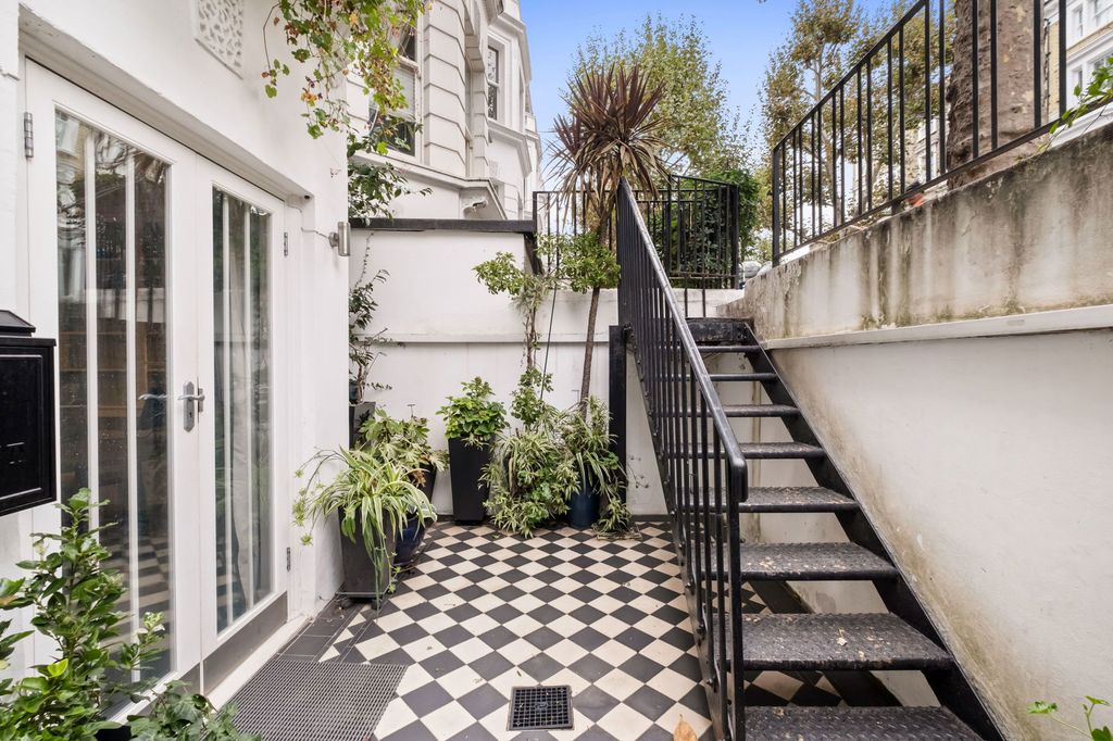 Property photo 3 of 10