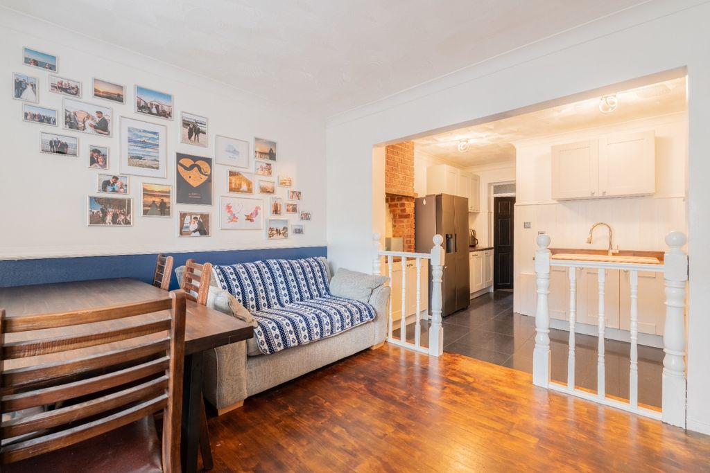 Property photo 3 of 27 4649603