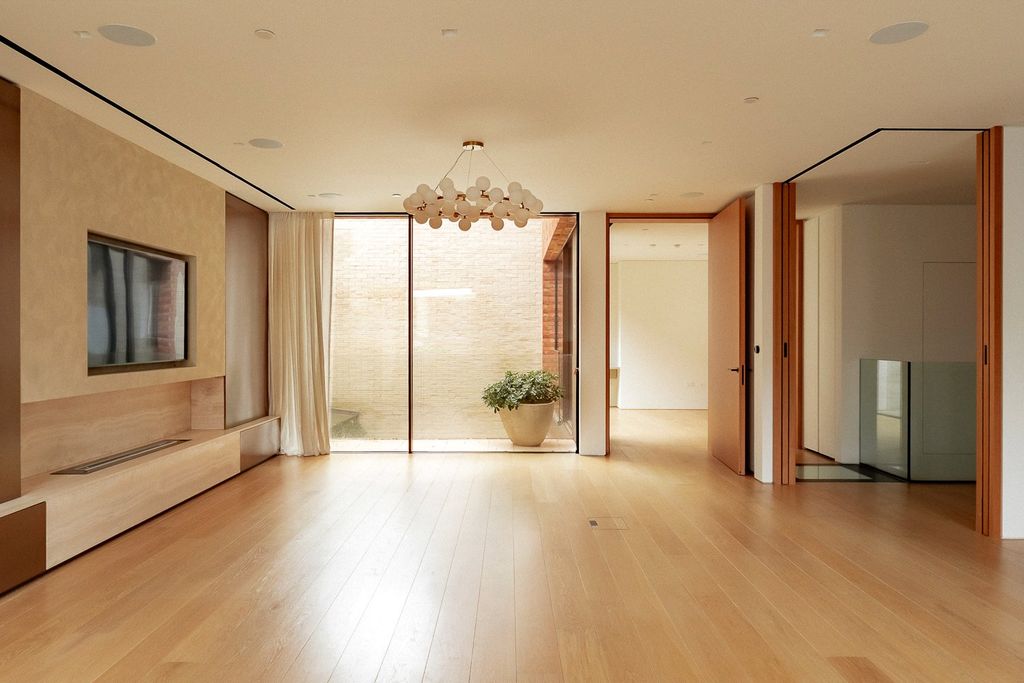 Property photo 2 of 18 Living Room