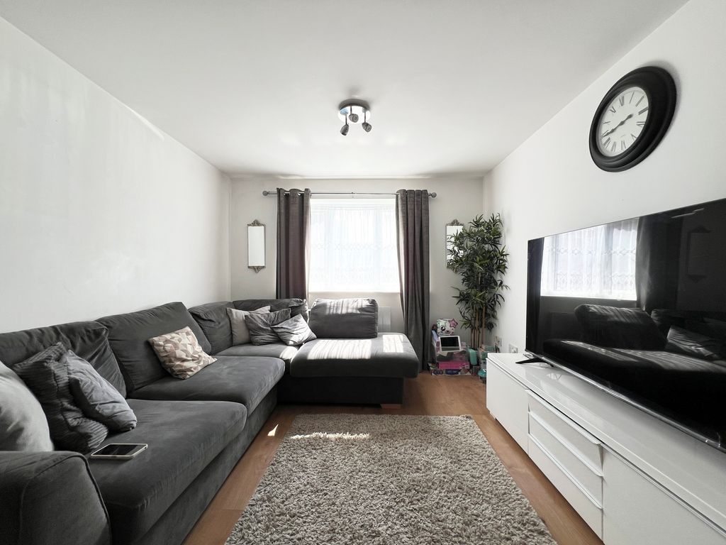 Property photo 3 of 5