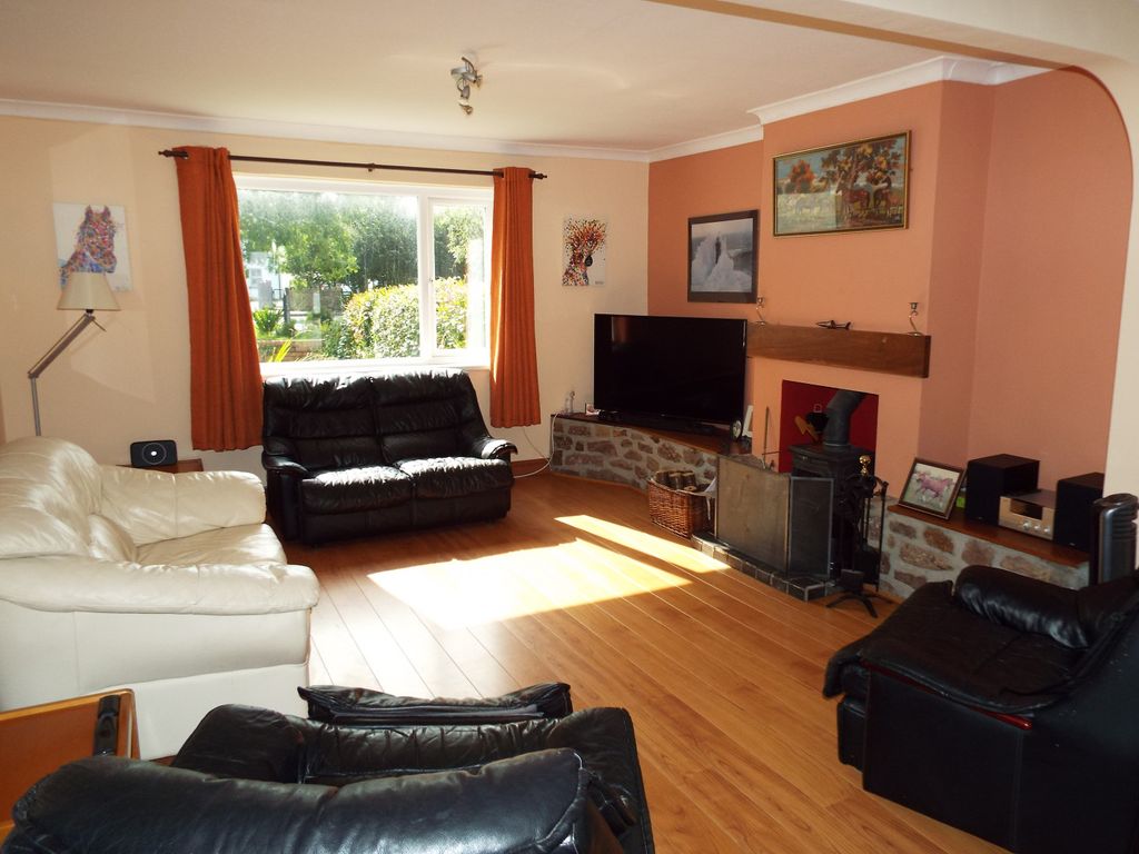 Property photo 2 of 18 Image 2