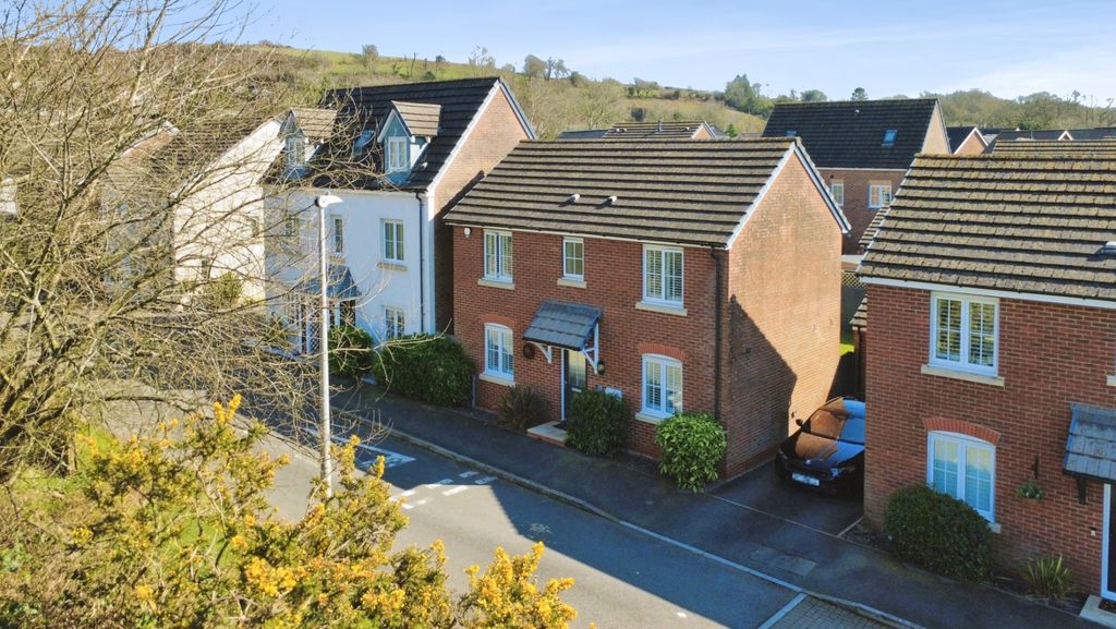 Property photo 1 of 32 4975381