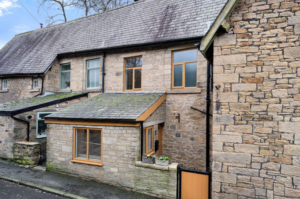 Property photo 1 of 27