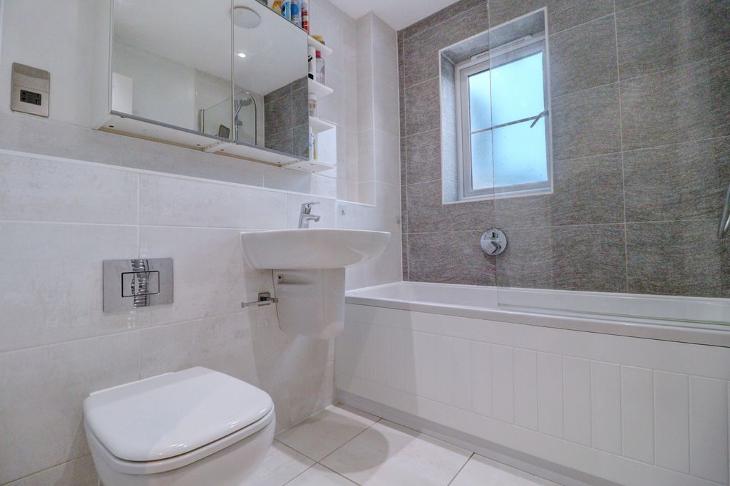 Property photo 3 of 18 Picture No. 61