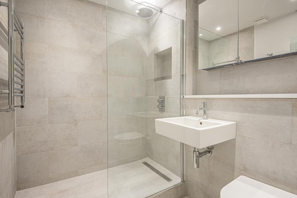 Property photo 2 of 10 Shower Room