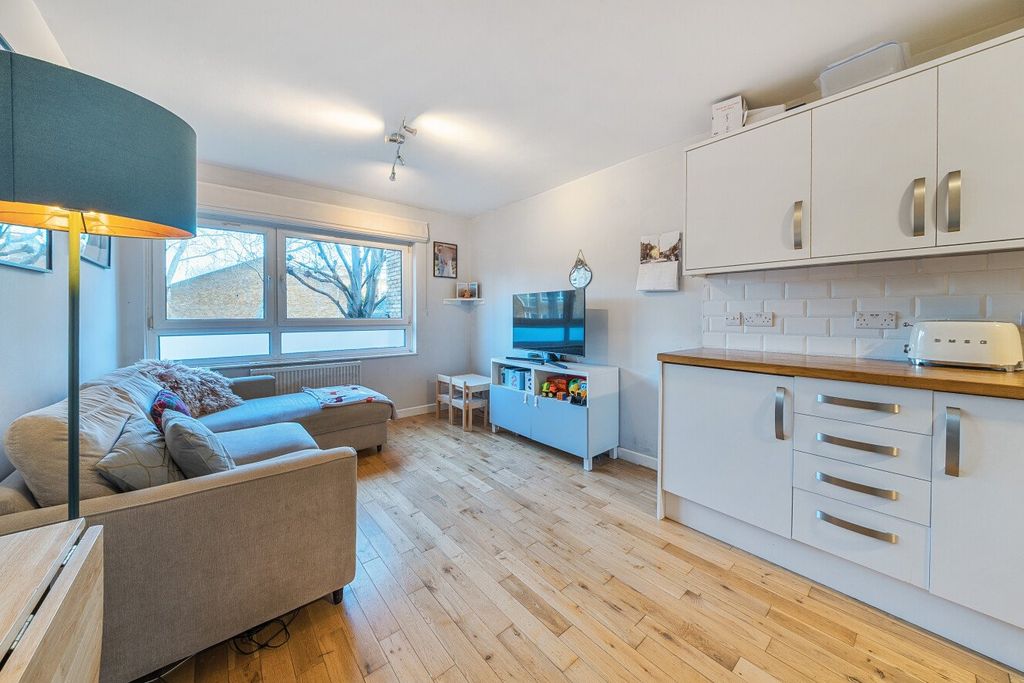 Property photo 2 of 13 Picture No. 33