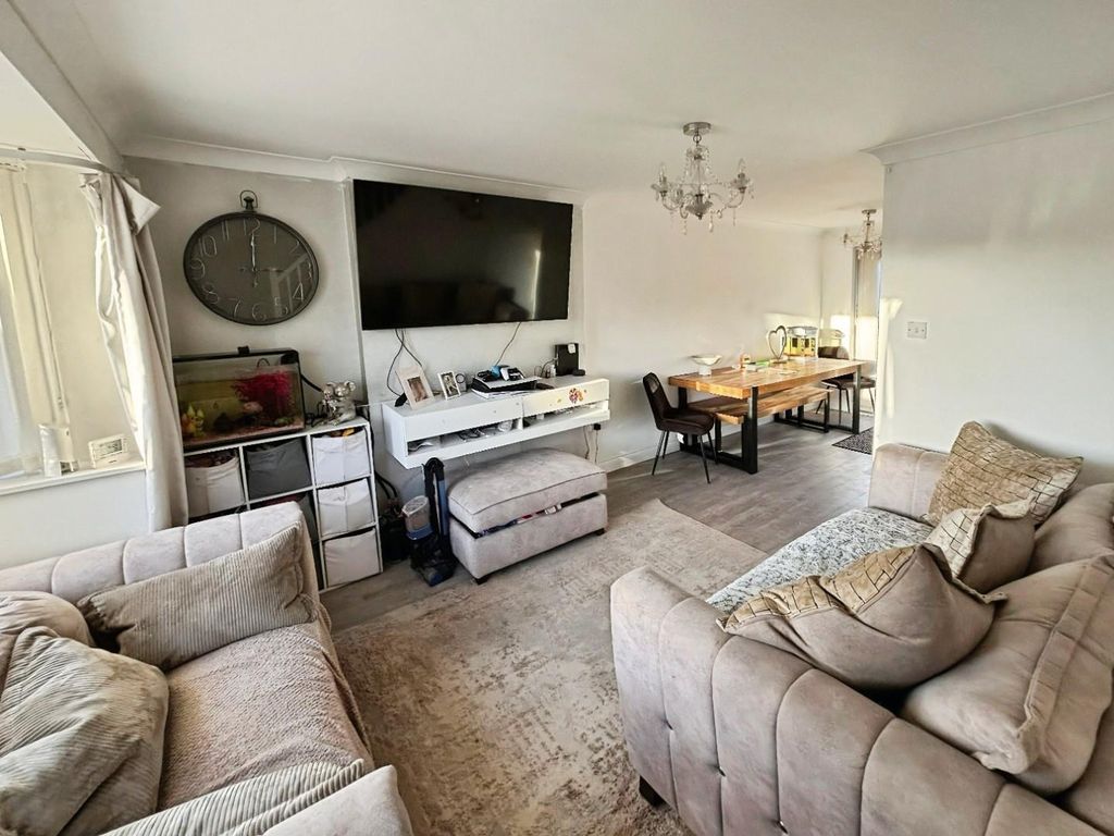 Property photo 2 of 11 Open Plan Living/Dining