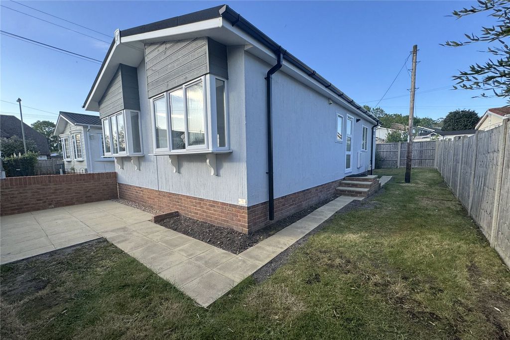 Property photo 2 of 12 Picture No. 27