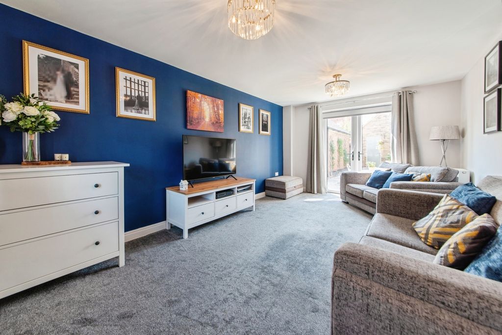 Property photo 2 of 33 Pbox-Img.Jpg