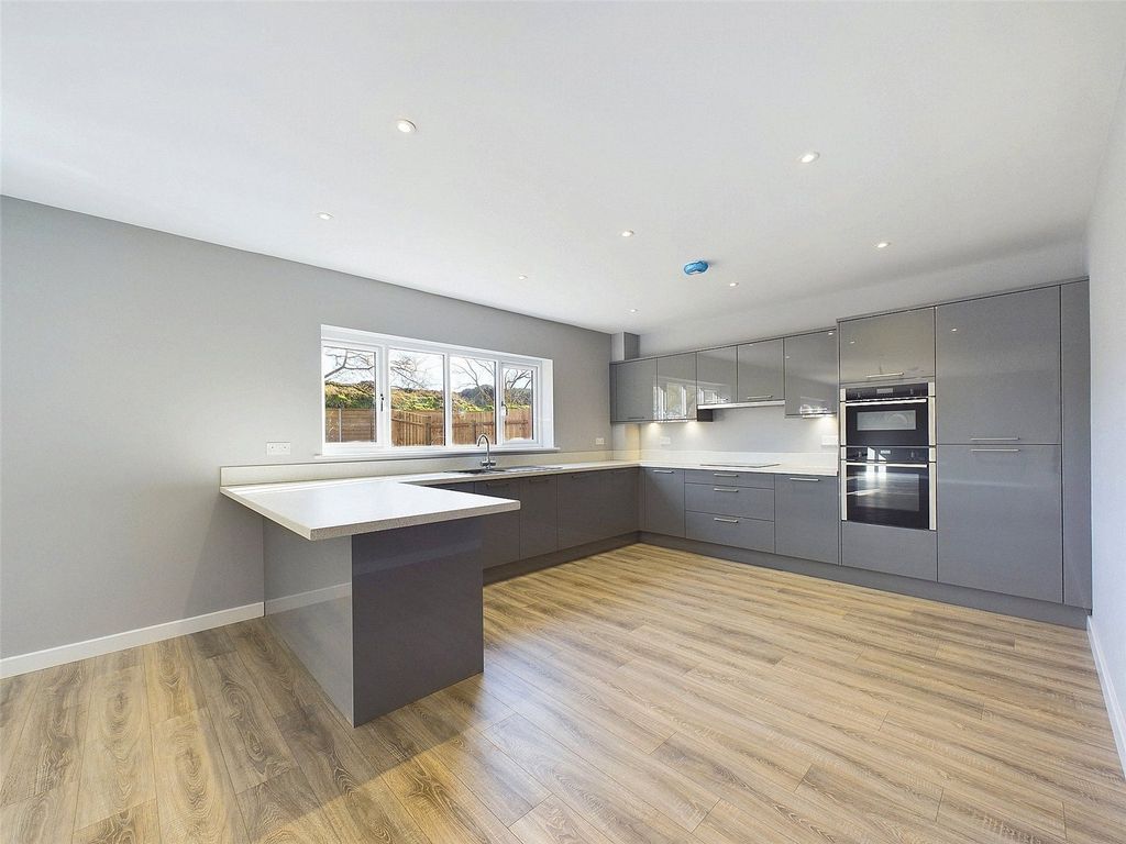 Property photo 3 of 12 Picture No. 04