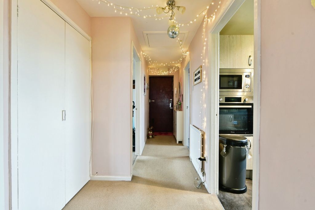 Property photo 2 of 15 Hallway