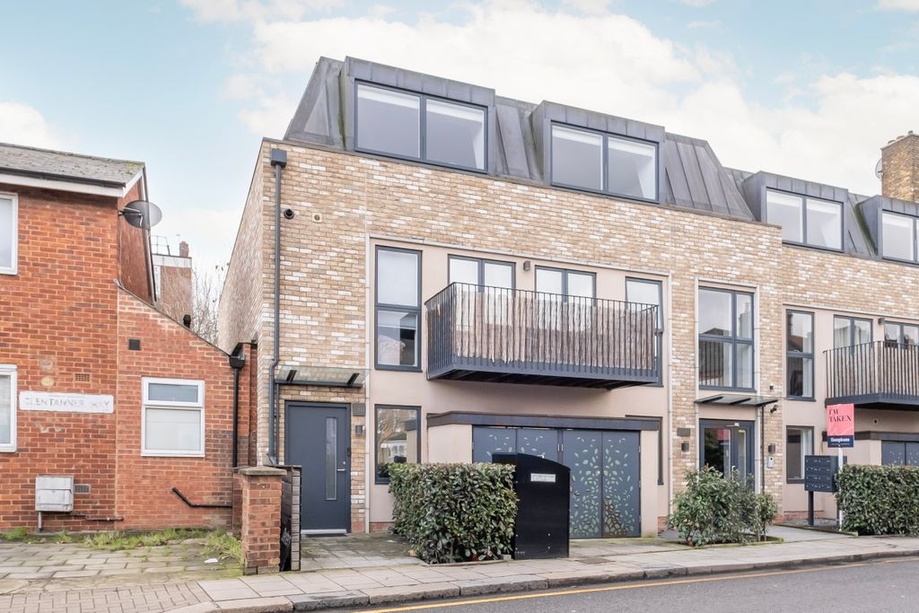 Property photo 2 of 12