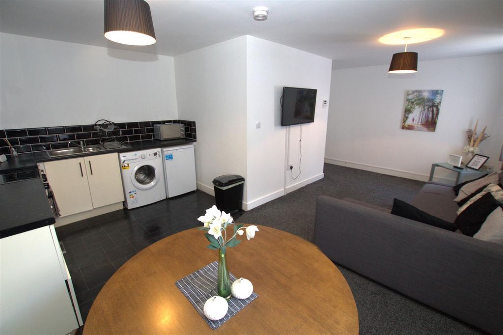 Property photo 3 of 7 Open Plan Reception .Jpg