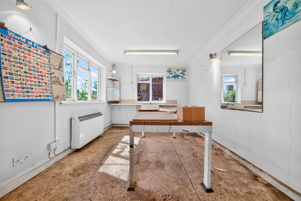 Property photo 3 of 16 Pbox-Img.Jpg