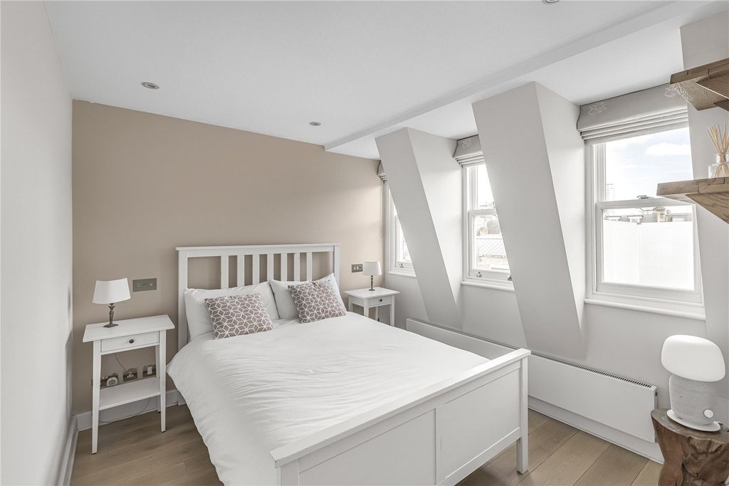 Property photo 3 of 23 Picture No. 14