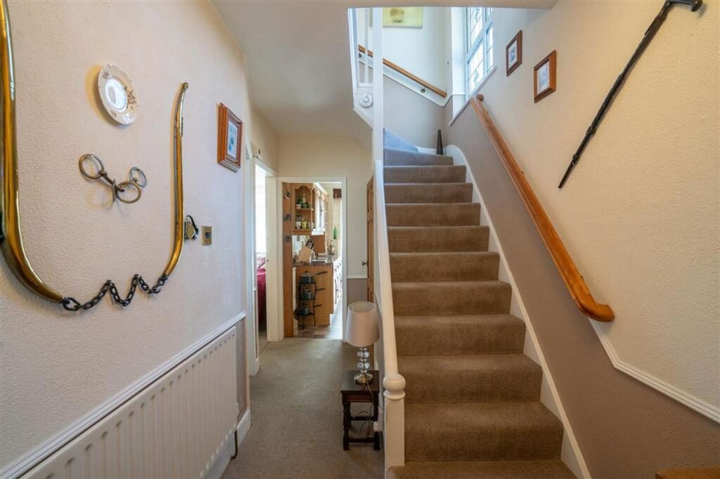 Property photo 2 of 27