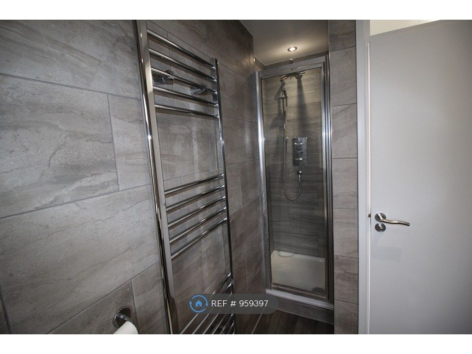 Property photo 3 of 15 Shower