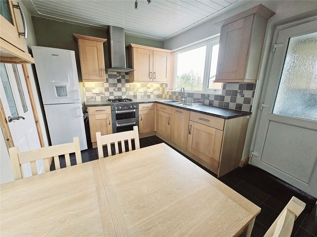 Property photo 3 of 22 Picture No. 24