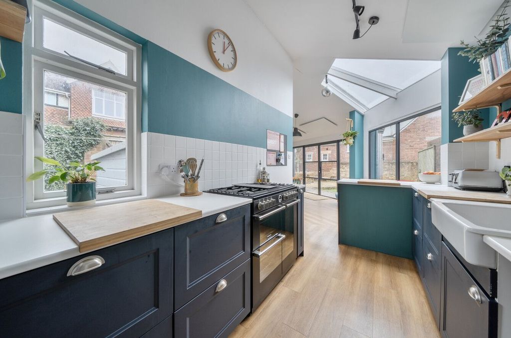 Property photo 3 of 20