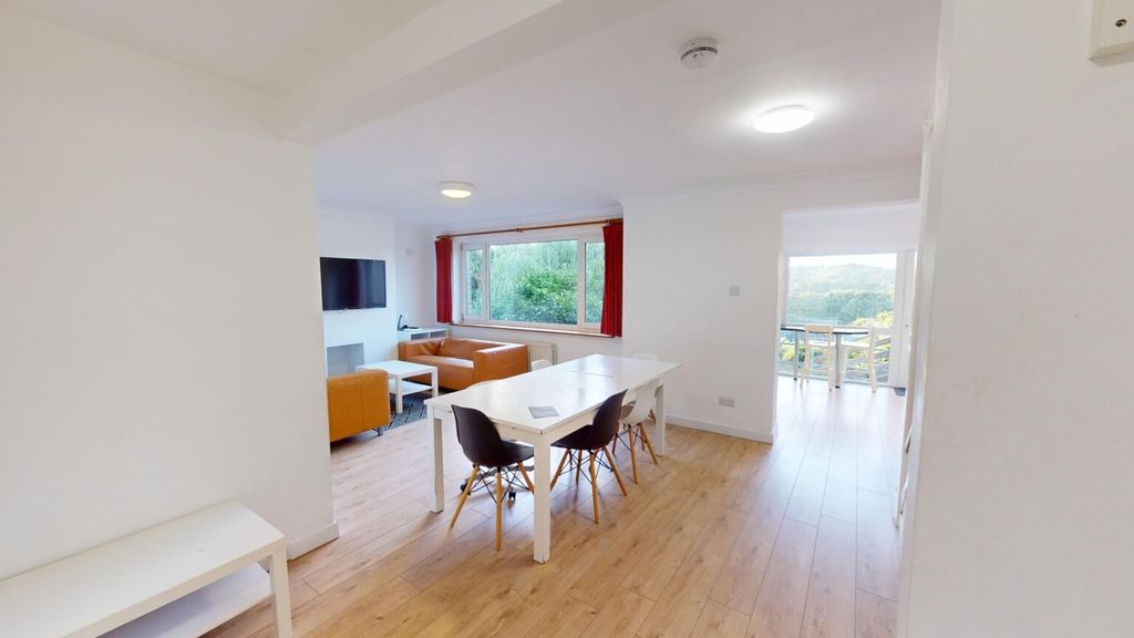Property photo 1 of 15 A Spacious And Inviting Large Modern Living Room W...