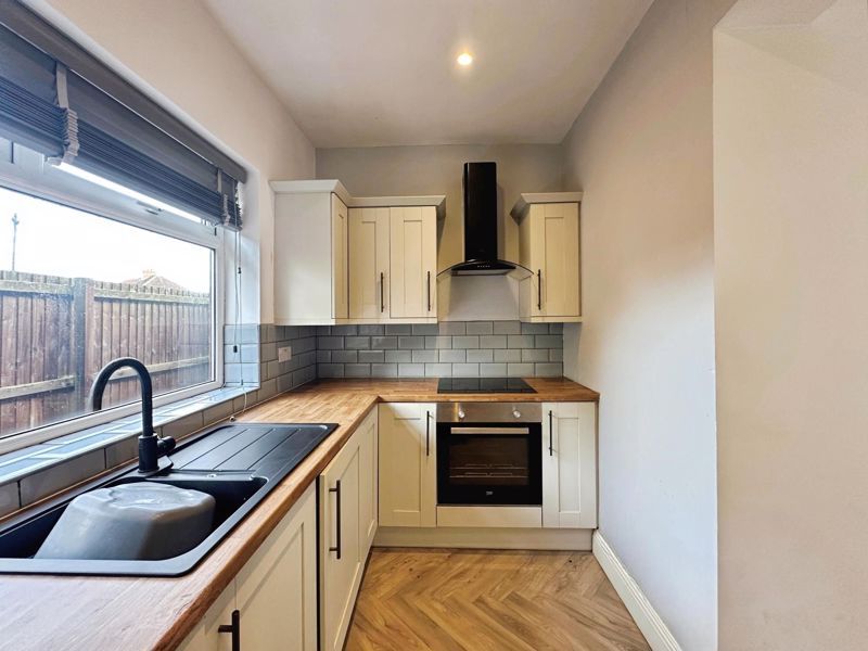 Property photo 3 of 16 Photo 11