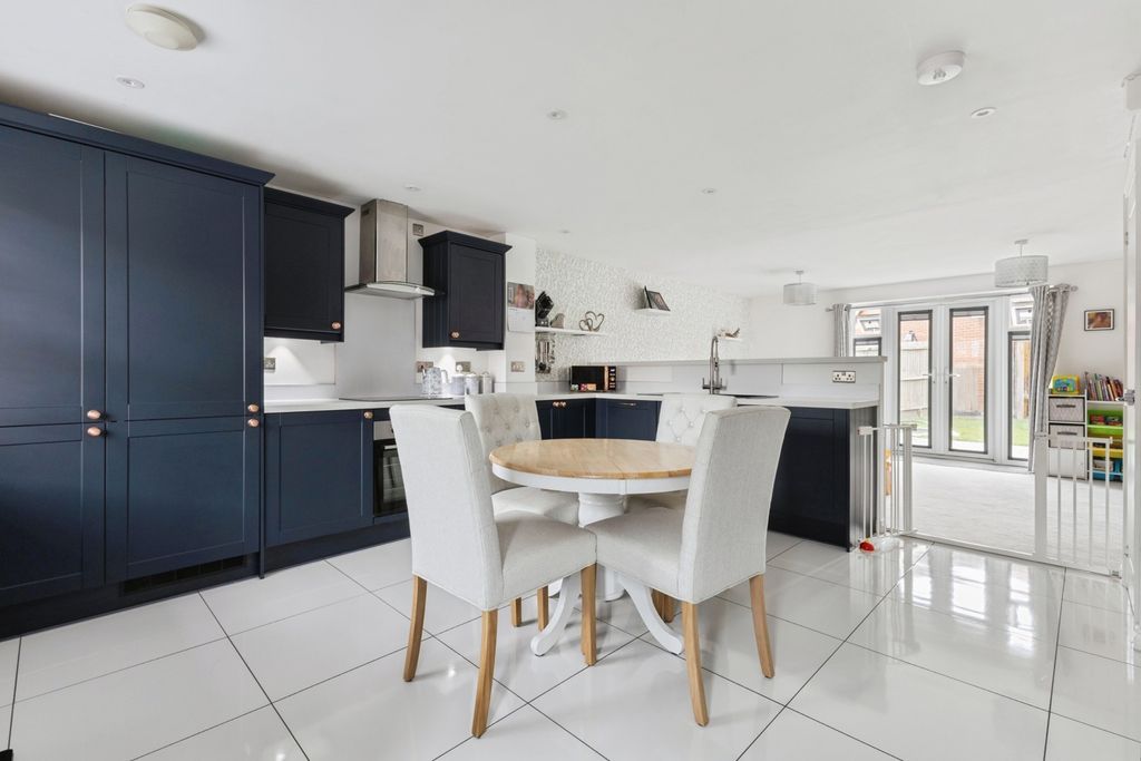 Property photo 2 of 17 Photo