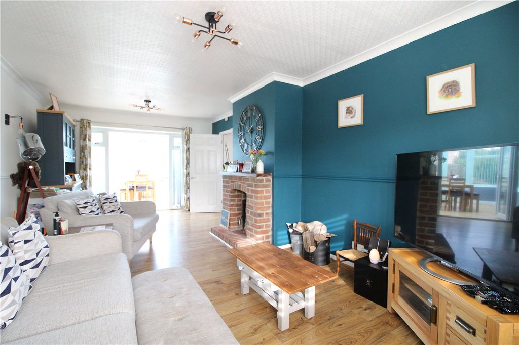 Property photo 3 of 16 Picture No. 20