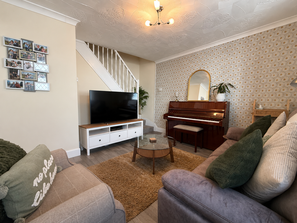 Property photo 2 of 12 0A8A97C1-9Db8-4B6E-9470-32Fa2Ea00Cbd