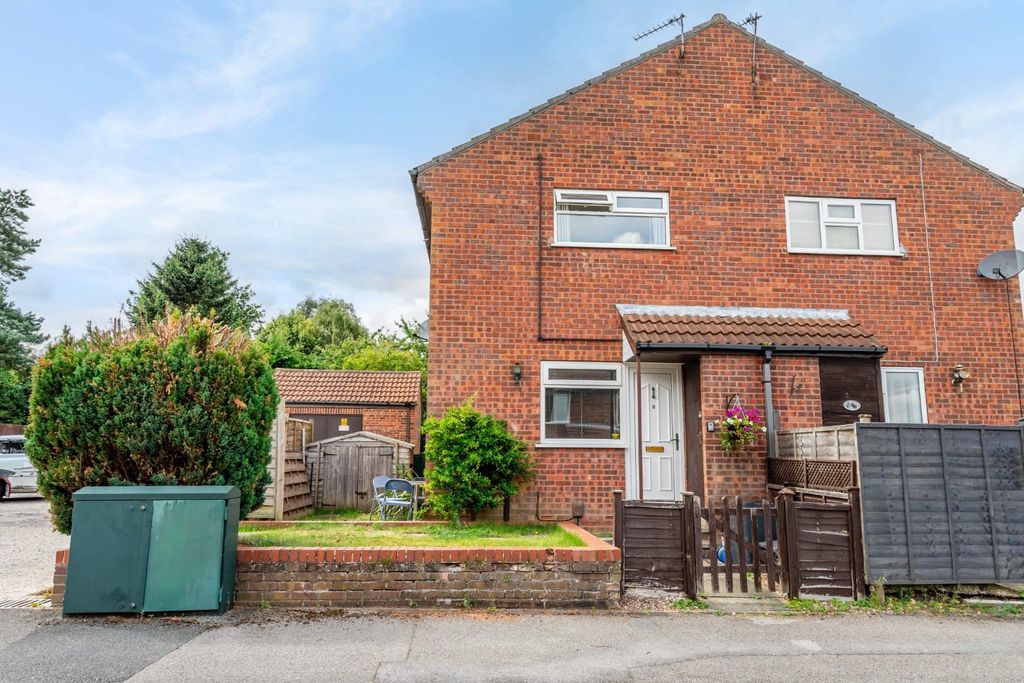 Property photo 1 of 16 Gresley Court (12 Of 12).Jpg