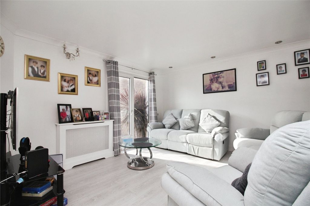 Property photo 3 of 12 Living Room