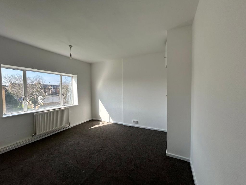 Property photo 1 of 11 Picture No. 24