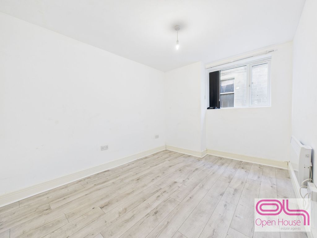 Property photo 3 of 3