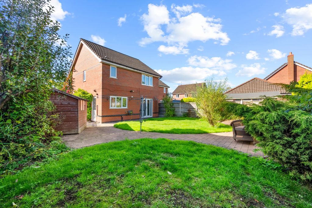 Property photo 2 of 32