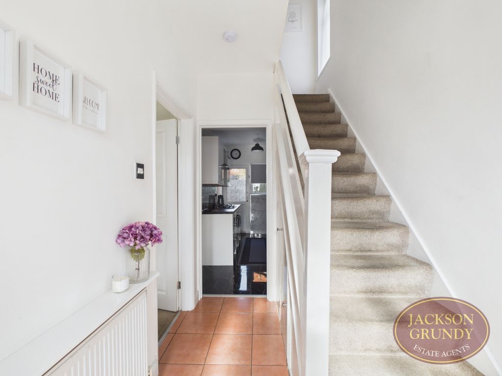 Property photo 3 of 15 Thornton Road