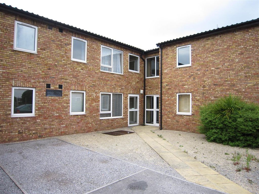 Property photo 1 of 7 Outside 3.Jpg