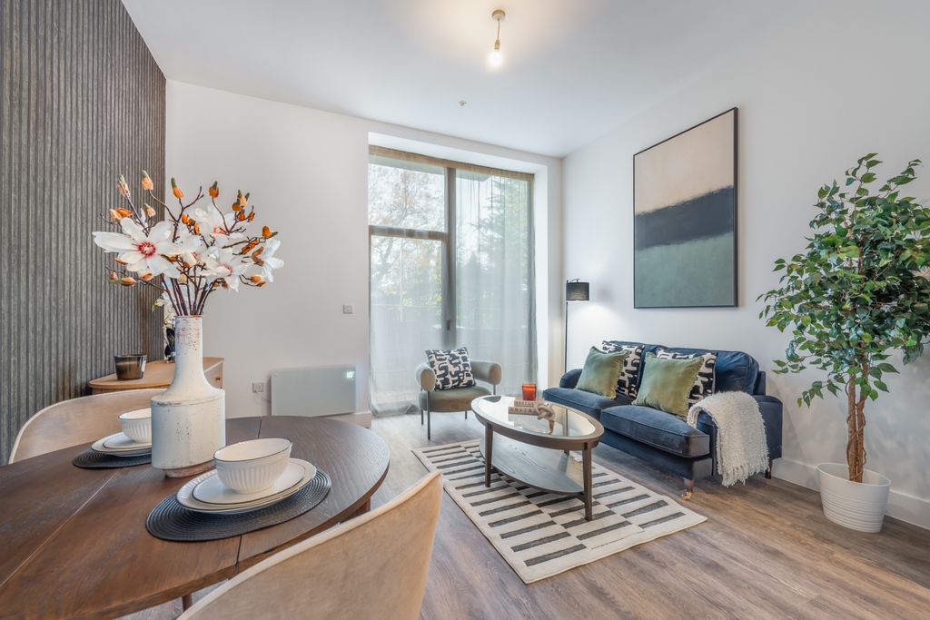 Property photo 1 of 20 Cover