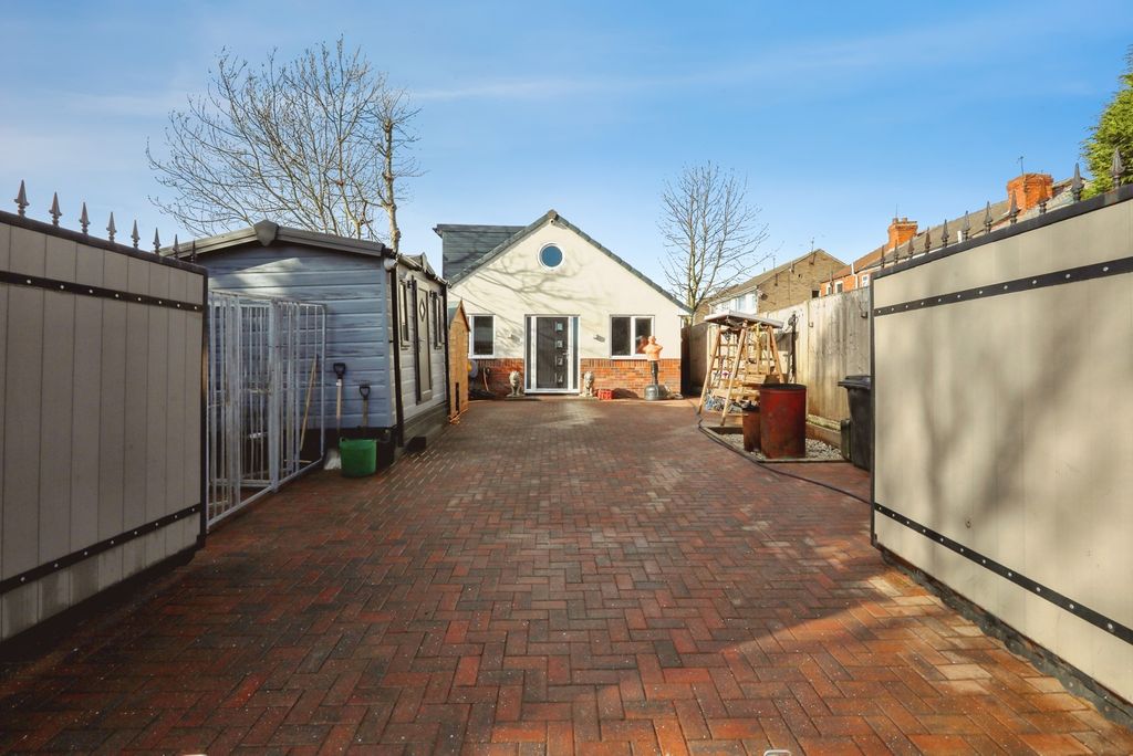 Property photo 3 of 19 Pbox-Img.Jpg