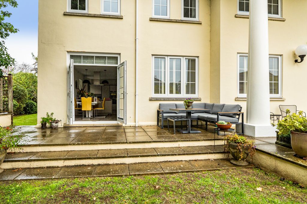 Property photo 3 of 11