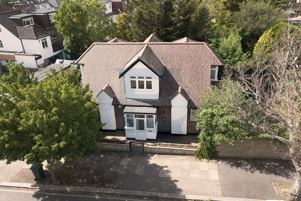 Property photo 1 of 18 Picture No. 05